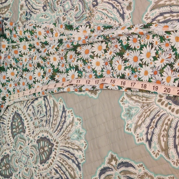 Daisy Chain High Waisted battle pants capris from Blackmilk - Picture 6 of 7